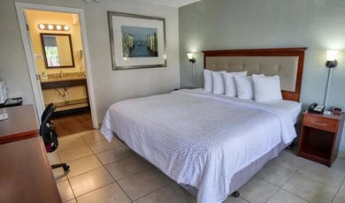 Fantastic Clearwater Beach investment opportunity -- - photo 5