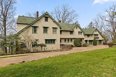 Incredible Arts and Crafts style home masterfully constructed in - photo 3