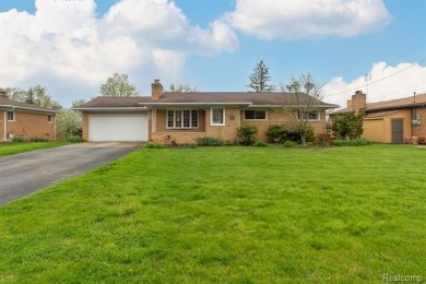 Lake Home For Sale in Waterford, Michigan