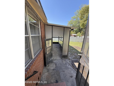 Investor special with endless potential in Jacksonville! Ideally - photo 15