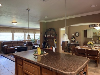 Welcome to this expansive 11-acre countryside retreat, perfect - photo 15