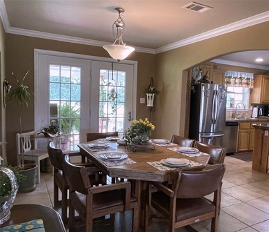 Welcome to this expansive 11-acre countryside retreat, perfect - photo 17