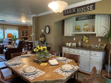 Welcome to this expansive 11-acre countryside retreat, perfect - photo 18