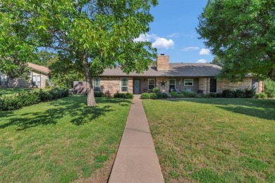 Lake Granbury Home For Sale in De Cordova Texas