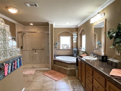 Welcome to this expansive 11-acre countryside retreat, perfect - photo 21