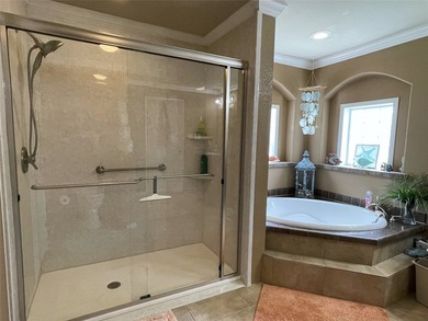 Welcome to this expansive 11-acre countryside retreat, perfect - photo 24