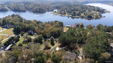 Peaceful Lake Tuscaloosa retreat on over an acre! This 3BR/2.5BA - photo 40
