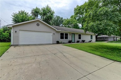 Enjoy this adorable, handicap-accessible three bedroom ranch - photo 2