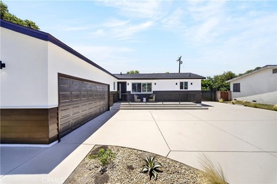 Welcome to this stunning, fully remodeled 3-bedroom, 2-bathroom - photo 5