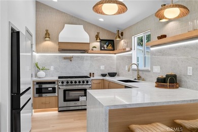 Welcome to this stunning, fully remodeled 3-bedroom, 2-bathroom - photo 6