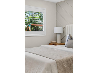 Welcome to this stunning, fully remodeled 3-bedroom, 2-bathroom - photo 7