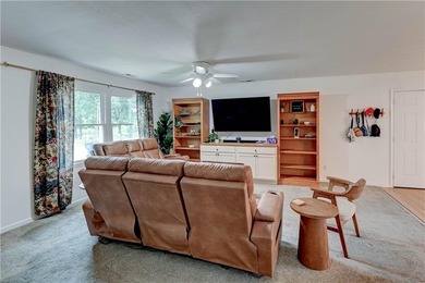 Enjoy this adorable, handicap-accessible three bedroom ranch - photo 8