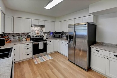 Enjoy this adorable, handicap-accessible three bedroom ranch - photo 10