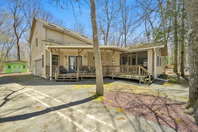 Lake Home For Sale in Albrightsville, Pennsylvania