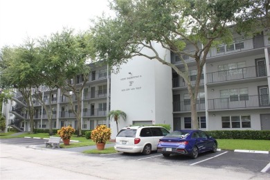 Lake Condo For Sale in Pembroke Pines, Florida