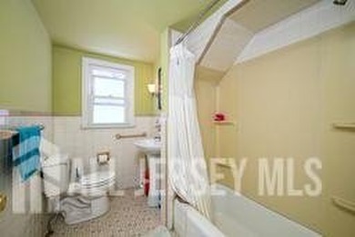 PRIME LOCATION! Well-maintained, spacious, professional office - photo 28