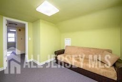 PRIME LOCATION! Well-maintained, spacious, professional office - photo 30
