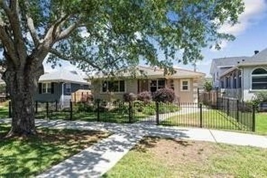 Lake Pontchartrain Home For Sale in New Orleans Louisiana