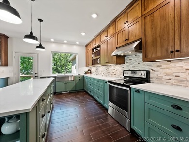 EXTREMELY MOTIVATED SELLER. Nearly flat lakefront yard, acreage - photo 17