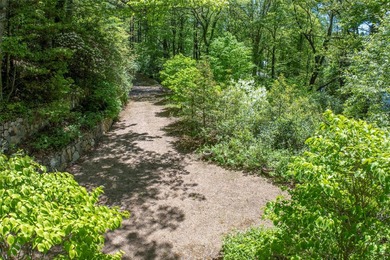 This exceptional Lake Toxaway property offers a rare opportunity - photo 22