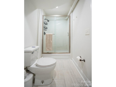 Beautifully updated home on an elevated homesite with gorgeous - photo 23