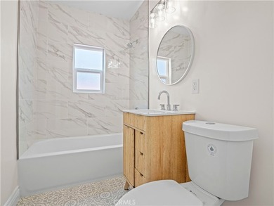 Welcome to your light-filled retreat in one of Long Beach's most - photo 25
