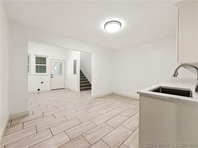 EXTREMELY MOTIVATED SELLER. Nearly flat lakefront yard, acreage - photo 27