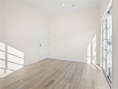 Welcome to your light-filled retreat in one of Long Beach's most - photo 31