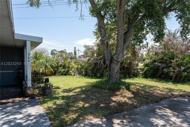 Reduced Price! Welcome to this charming 3-bedroom, 2-bath home - photo 33