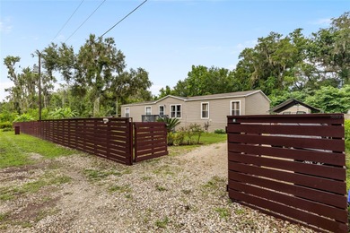 Newnans Lake Home For Sale in Gainesville Florida