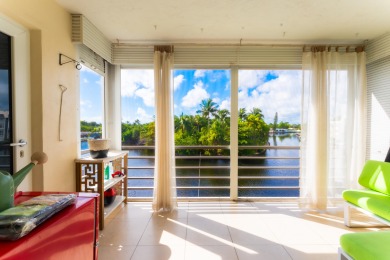 (private lake, pond, creek) Condo For Sale in Oakland Park Florida