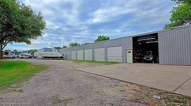 Investment opportunity at 9365 & 9381 Live Oak Lane! Rare - photo 2