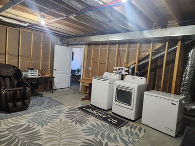 This home still literally looks brand new! Home is non smoking - photo 26