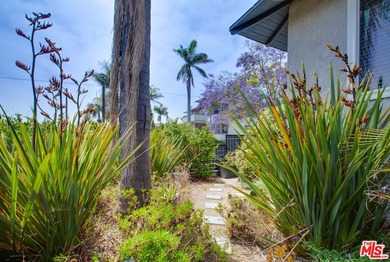 Beautifully remodeled Venice Beach triplex perfectly combines - photo 4