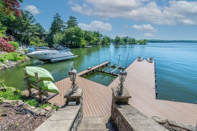 Welcome to your perfect lakefront RANCH retreat! This charming - photo 2