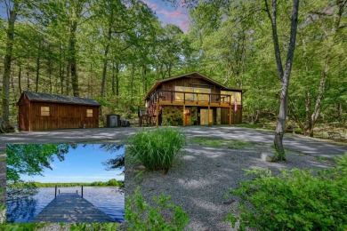 Lake Home For Sale in East Stroudsburg, Pennsylvania