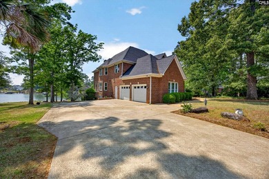 Positioned on1.13-acres, this exceptional Lake Murray residence - photo 8