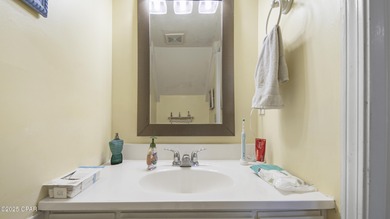 Check out this gem! A cute 3-bedroom with a den, 3-bathrooms (1 - photo 11
