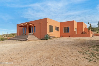 Architecturally distinctive residence set in the high desert