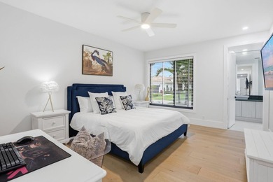 Exquisitely renovated 4BR/4BA lakefront estate in the desirable - photo 25