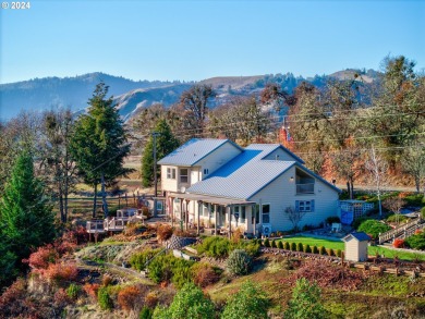 Lake Home For Sale in Roseburg, Oregon