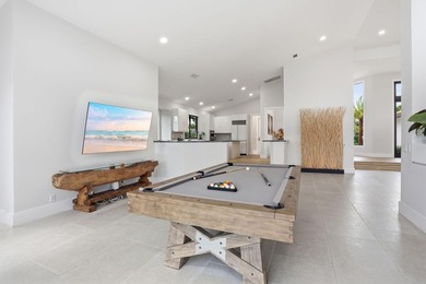 Exquisitely renovated 4BR/4BA lakefront estate in the desirable - photo 37