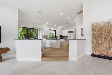 Exquisitely renovated 4BR/4BA lakefront estate in the desirable - photo 41