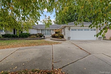 Welcome to 38219 Santa Anna Street in Clinton Township! This - photo 2