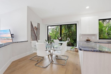 Exquisitely renovated 4BR/4BA lakefront estate in the desirable - photo 42