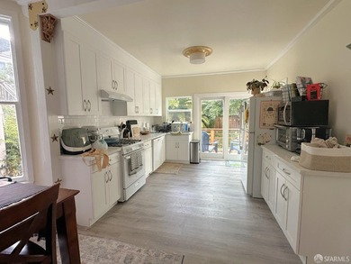1821 Oak Street is a well-maintained five-unit apartment - photo 7