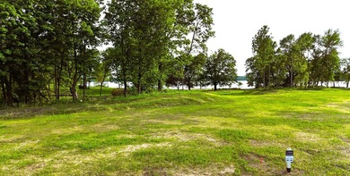 A rare opportunity to find west-facing sandy lakeshore less than - photo 3