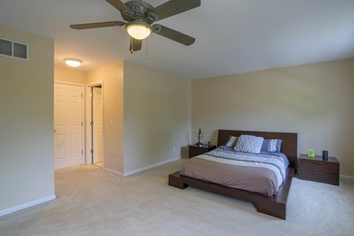 Beautiful home in excellent condition ready for new owners! - photo 17