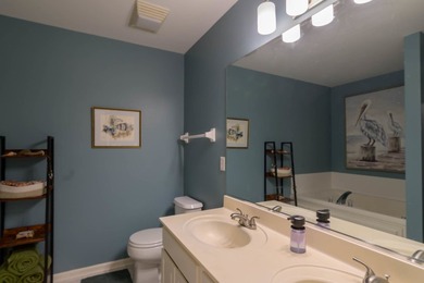 Beautiful home in excellent condition ready for new owners! - photo 18