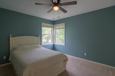 Beautiful home in excellent condition ready for new owners! - photo 22
